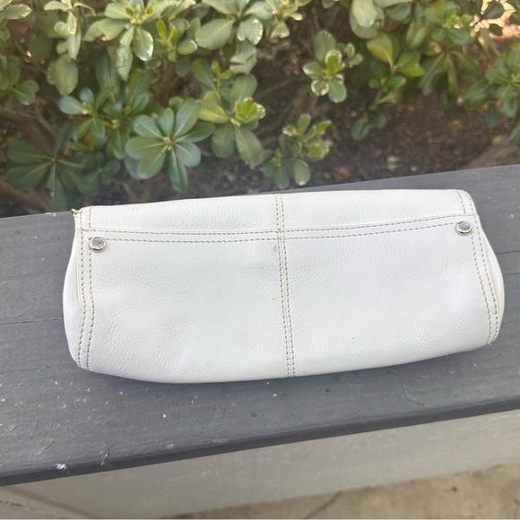 Juicy Couture Leather Silver and White Wristlet with Chain Accent - Picture 4 of 10